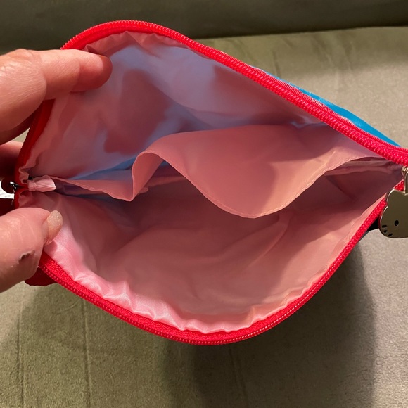 NWT HELLO KITTY X LESPORTSAC HAWIIAN WRISTLET - Picture 5 of 6